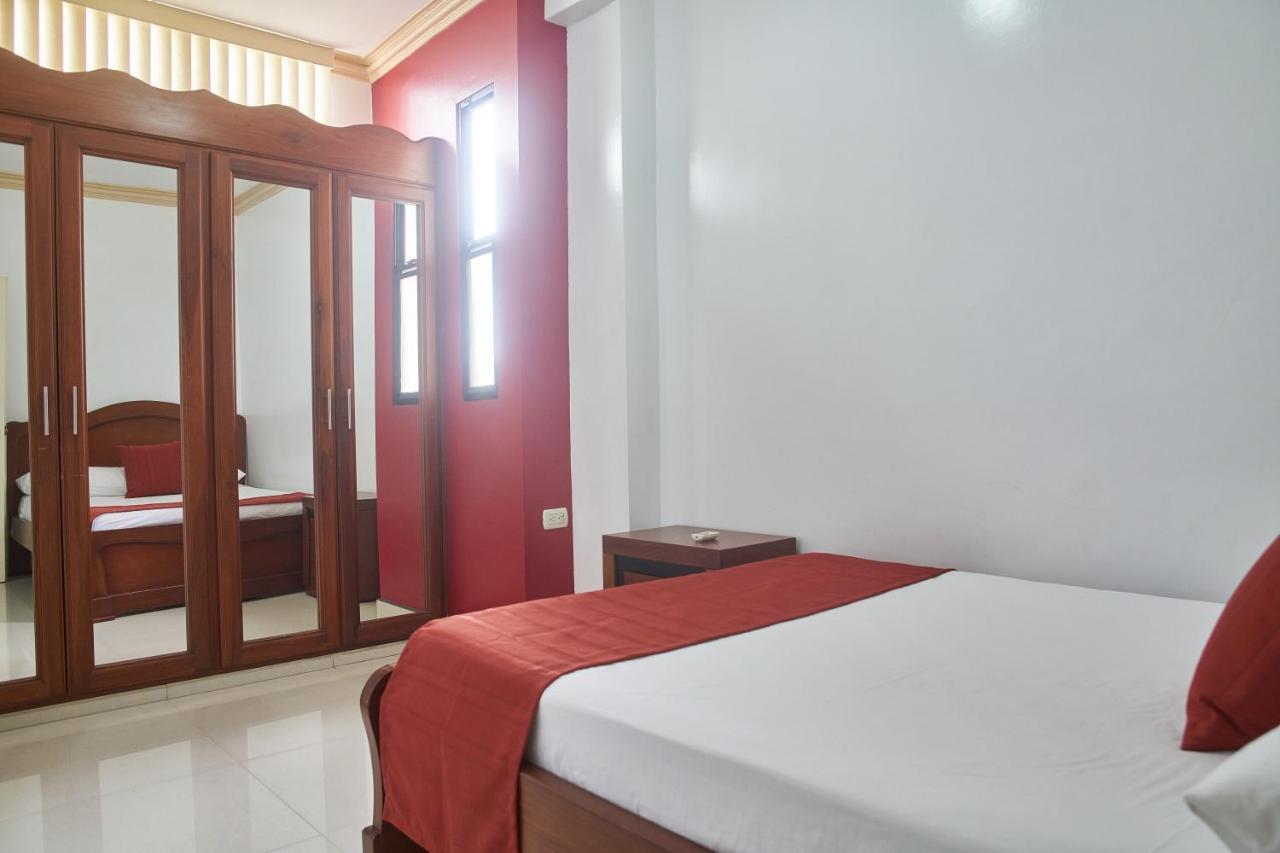Departamentos Marcecilia De 2 Y 3 Habitaciones En El Centro De 曼塔 外观 照片