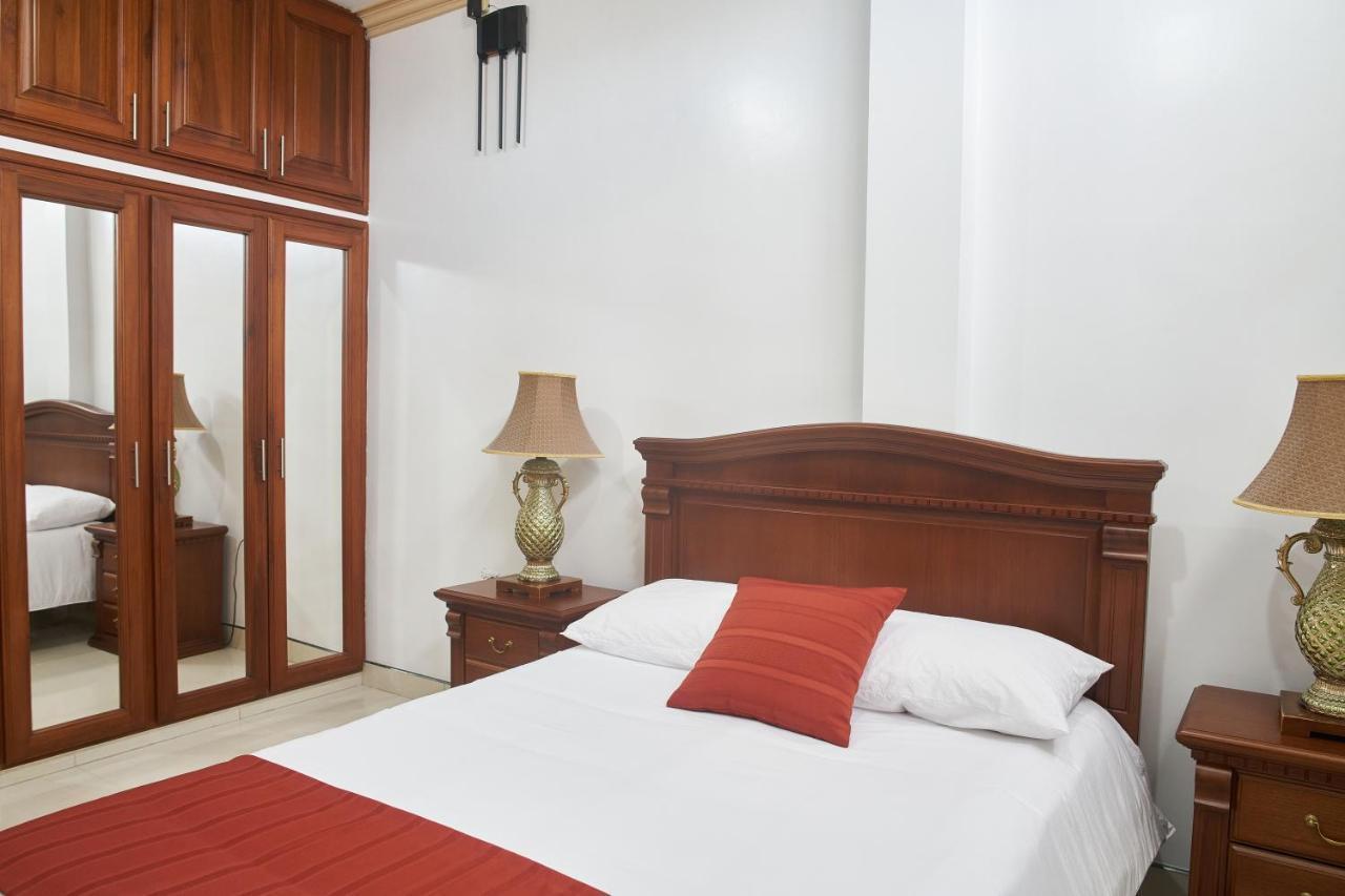 Departamentos Marcecilia De 2 Y 3 Habitaciones En El Centro De 曼塔 外观 照片