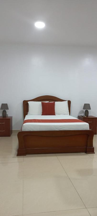 Departamentos Marcecilia De 2 Y 3 Habitaciones En El Centro De 曼塔 外观 照片