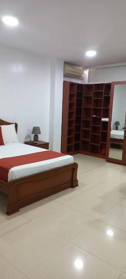 Departamentos Marcecilia De 2 Y 3 Habitaciones En El Centro De 曼塔 外观 照片